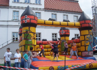 Hüpfburgen für Feste und Feiern bei www.huepfburgen-leipzig.de